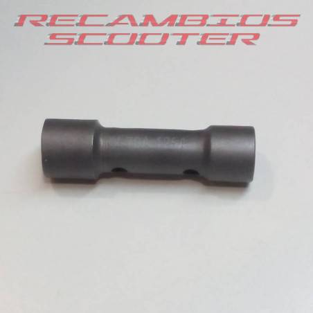 llave bujía scooter con motor de 4 tiempos